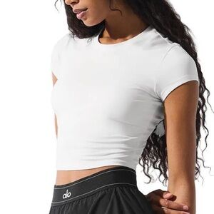 Alo Yoga Alosoft Crop Finesse Short Sleeve in White